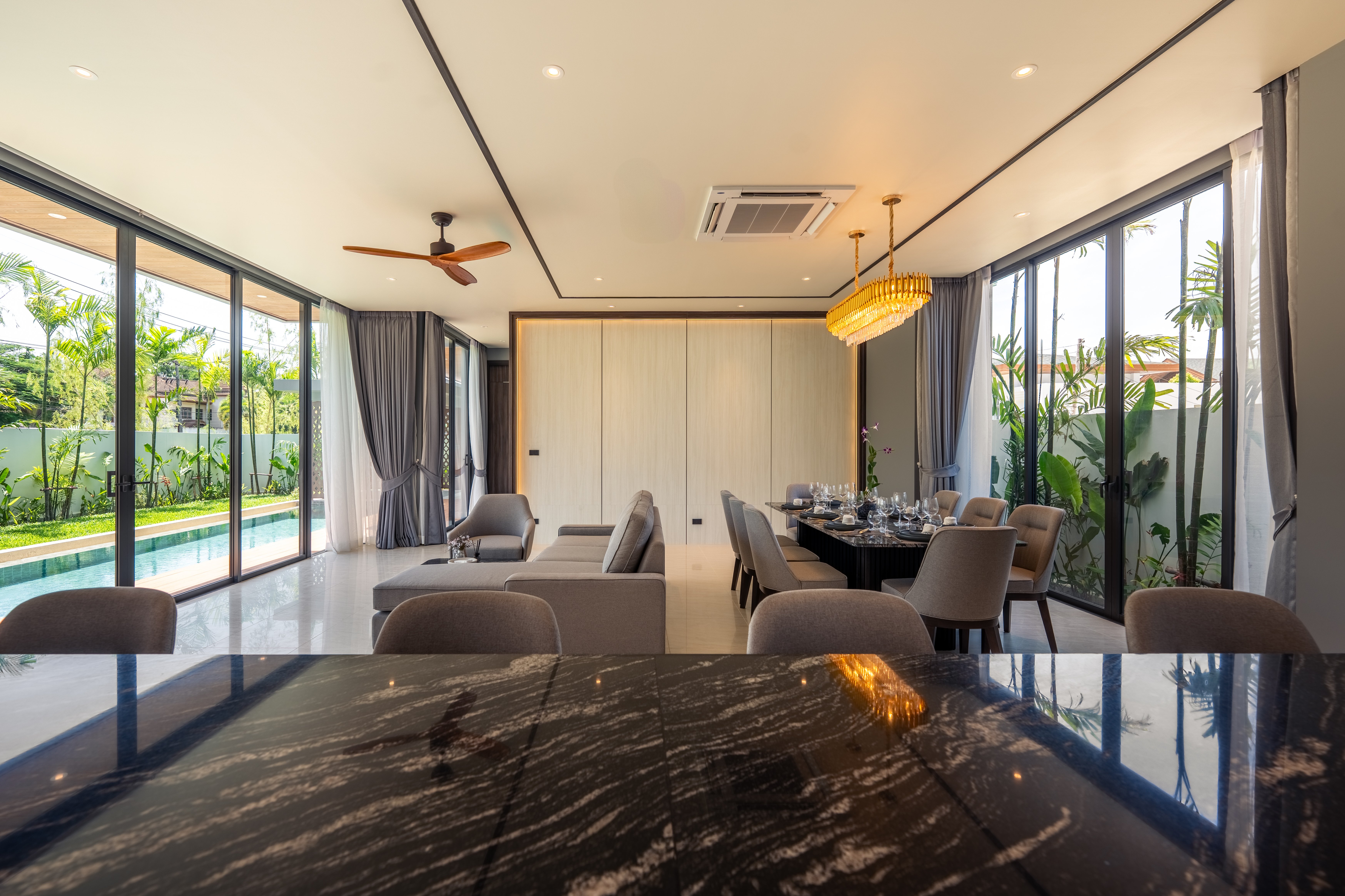 The Ozone Grand Residences 24
